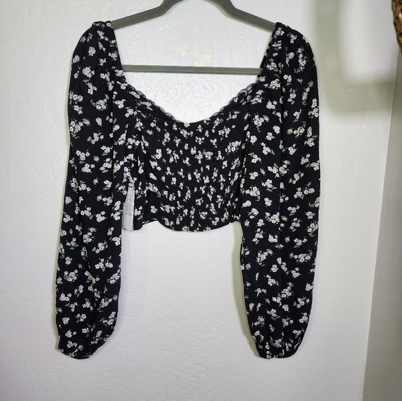 NEW BP Black Kasey Ditsy Floral Crop Size Small - Picture 5 of 10